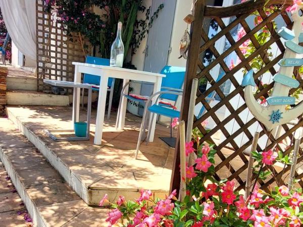 Villa des Delices : photo 2 de la chambre chambre double - vue sur piscine