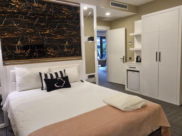 Mia Berre Hotels : photo 1 de la chambre suite avec terrasse 