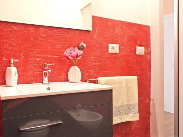 All'Operetta di Cagliari : photo 1 de la chambre chambre lit king-size avec baignoire spa