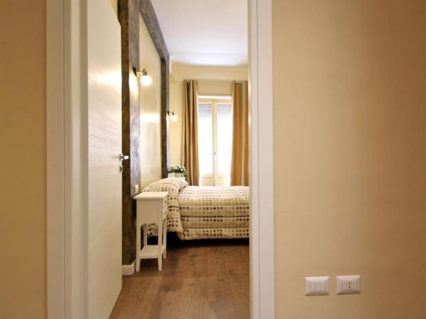 All'Operetta di Cagliari : photo 4 de la chambre chambre lit king-size avec balcon
