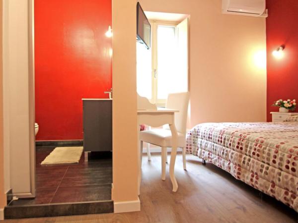 All'Operetta di Cagliari : photo 7 de la chambre chambre lit king-size avec baignoire spa