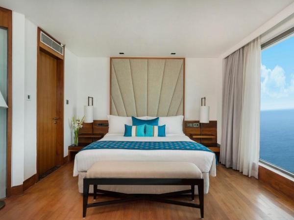 InterContinental Marine Drive Mumbai, an IHG Hotel : photo 7 de la chambre 1 king bed 1 bedroom suite sea view