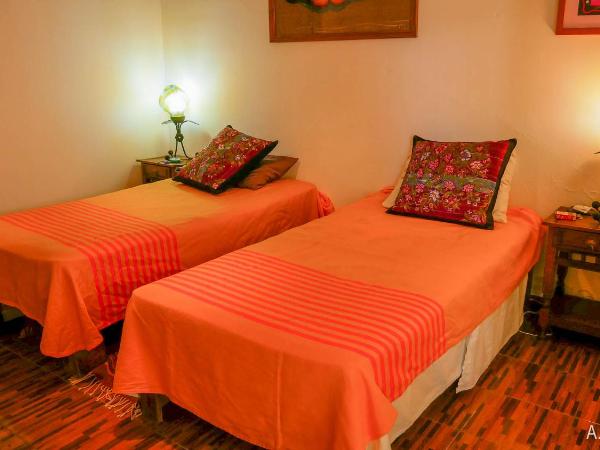 Casona Rosa B&B, Morelia : photo 1 de la chambre chambre double ou lits jumeaux