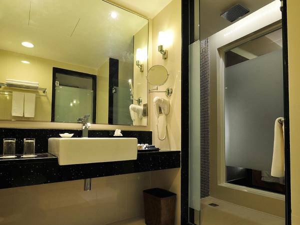 Ming Garden Hotel & Residences : photo 2 de la chambre chambre lit king-size deluxe