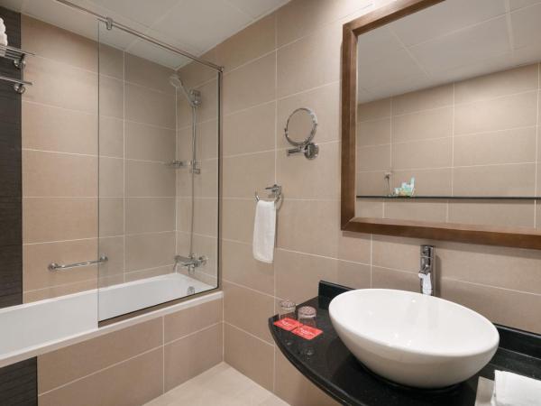 Ramada by Wyndham Dubai Deira : photo 5 de la chambre chambre lit queen-size - non-fumeurs - 20 % de réduction sur la nourriture et les boissons