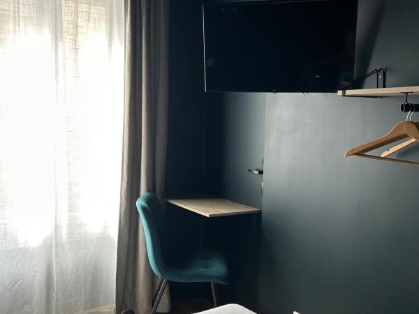 Hôtel Maât Etoile : photo 9 de la chambre chambre simple - toilettes sur palier