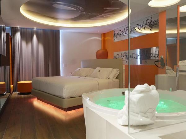 Hotel Avenue - Lovely hotel : photo 6 de la chambre suite avec baignoire spa