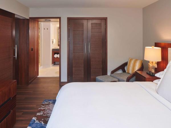 Hilton Grand Vacations Club Hokulani Waikiki Honolulu : photo 2 de la chambre suite 1 chambre lit king-size avec canapé-lit
