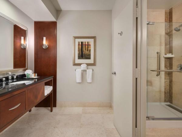 Hilton Houston Post Oak by the Galleria : photo 4 de la chambre chambre lit king-size