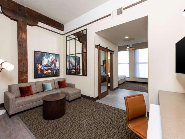 Homewood Suites by Hilton Indianapolis Downtown : photo 2 de la chambre suite studio lit king-size - non-fumeurs