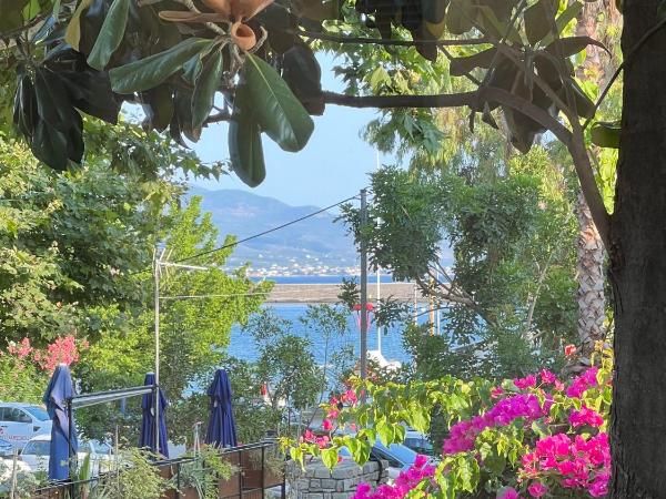 Panellinion Luxury Rooms : photo 4 de la chambre chambre simple standard