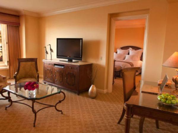 Hilton Lake Las Vegas Resort & Spa : photo 2 de la chambre suite lit king-size