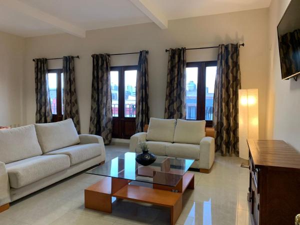 Cinco de Mayo Hotel : photo 2 de la chambre suite lit king-size avec balcon