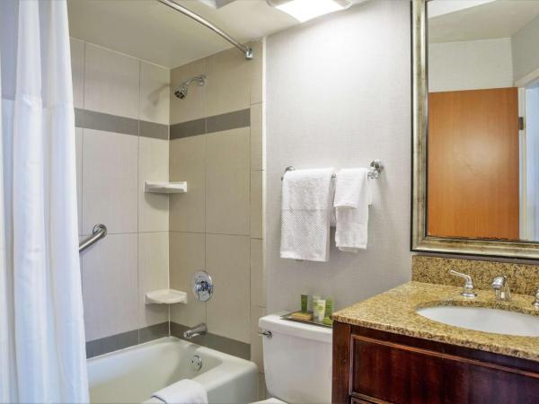 Hilton Chicago/Oak Lawn : photo 4 de la chambre chambre avec 2 grands lits queen-size 