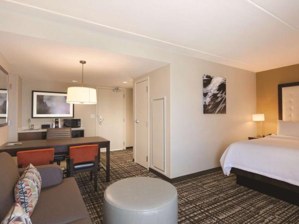 Embassy Suites Oklahoma City Downtown/Medical Center : photo 3 de la chambre suite studio lit king-size