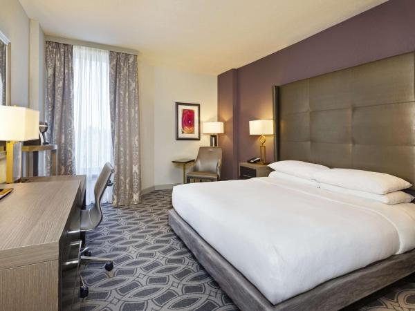 DoubleTree by Hilton Orlando East - UCF Area : photo 1 de la chambre chambre lit king-size