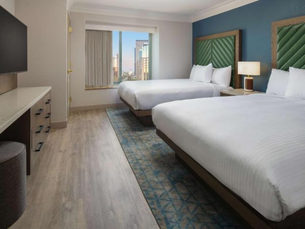 Embassy Suites by Hilton Sacramento Riverfront Promenade : photo 4 de la chambre suite avec 2 lits queen-size