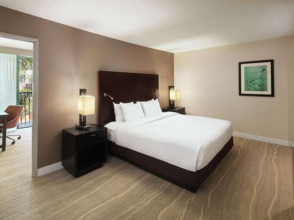 DoubleTree By Hilton San Diego Hotel Circle : photo 4 de la chambre suite 2 chambres lit queen-size