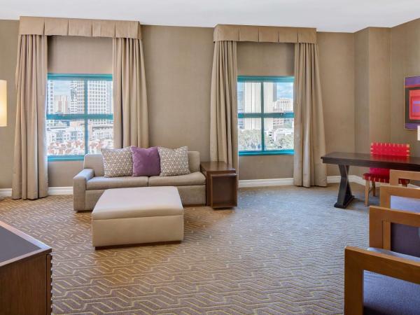 Embassy Suites by Hilton San Diego Bay Downtown : photo 3 de la chambre suite de luxe