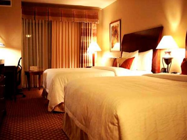 Hilton Garden Inn San Diego Del Mar : photo 2 de la chambre queen room with two queen beds - mobility and hearing access