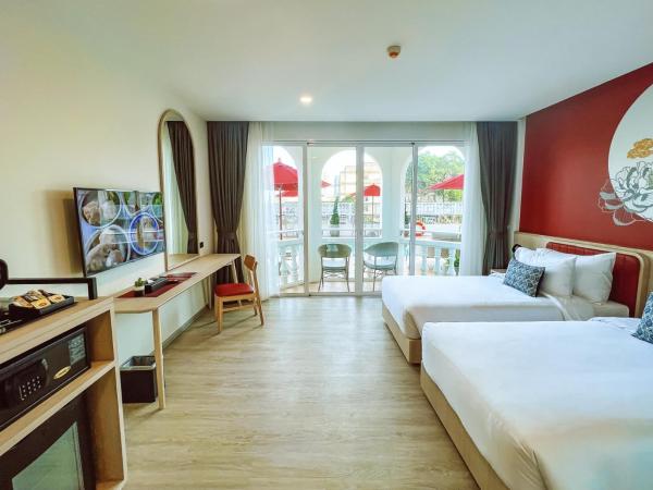 Hotel Midtown Ratsada : photo 3 de la chambre chambre lits jumeaux avec balcon