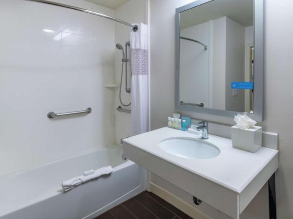 Hampton Inn Salt Lake City Central : photo 6 de la chambre chambre de luxe avec lit king-size et canapé-lit - non-fumeurs