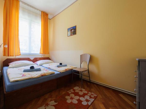 Balaton Panzió : photo 6 de la chambre chambre familiale avec salle de bains