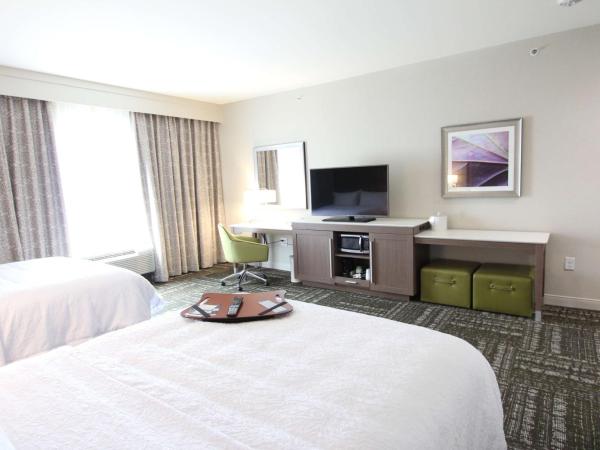 Hampton Inn & Suites Dallas Market Center : photo 6 de la chambre chambre 2 lits queen-size (4 adultes)
