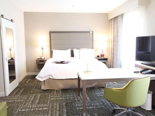 Hampton Inn & Suites Dallas Market Center : photo 5 de la chambre suite studio lit king-size - non-fumeurs