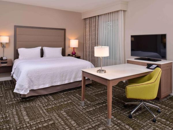 Hampton Inn & Suites Dallas Market Center : photo 7 de la chambre suite studio lit king-size - non-fumeurs