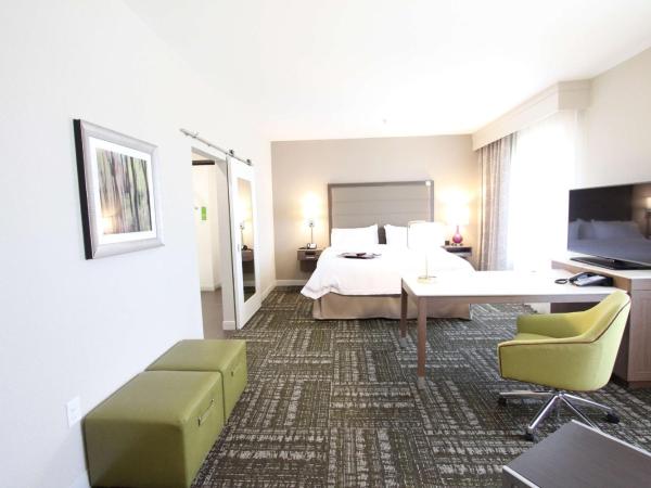Hampton Inn & Suites Dallas Market Center : photo 9 de la chambre suite studio lit king-size - non-fumeurs