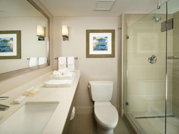 Hilton Garden Inn Miami South Beach : photo 4 de la chambre chambre lit king-size