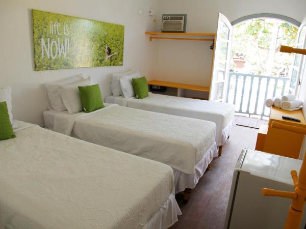 Lulu Pousada Buzios : photo 2 de la chambre chambre triple avec balcon