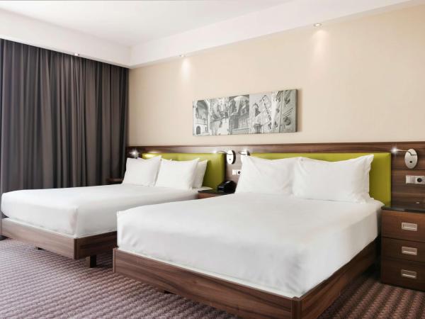 Hampton by Hilton Krakow : photo 2 de la chambre chambre familiale