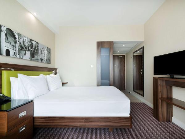 Hampton by Hilton Krakow : photo 4 de la chambre chambre lit queen-size 