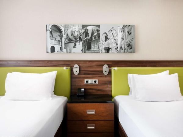 Hampton by Hilton Krakow : photo 2 de la chambre chambre lits jumeaux