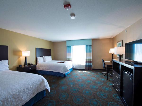 Hampton Inn Saskatoon South : photo 1 de la chambre chambre avec 2 lits queen-size - accessible aux personnes à mobilité réduite - non-fumeurs 