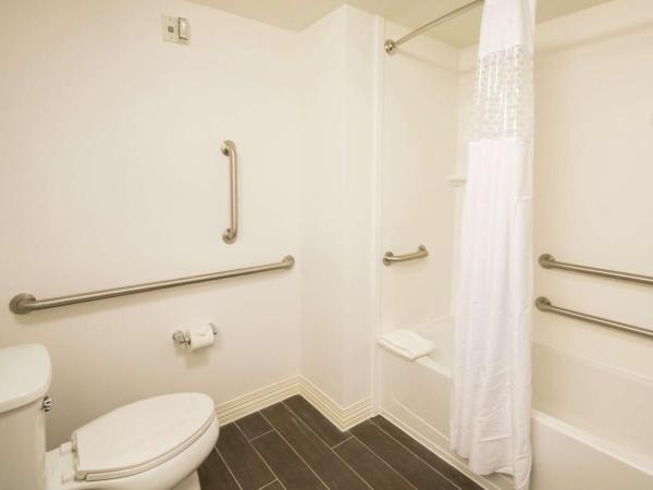 Hampton Inn & Suites Orlando near SeaWorld : photo 6 de la chambre chambre 2 lits queen-size - accessible aux personnes à mobilité réduite et adaptée aux personnes malentendantes - non-fumeurs
