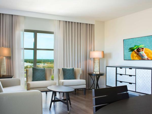 Hilton Grand Vacations Club Las Palmeras Orlando : photo 3 de la chambre suite 2 chambres lit king-size avec canapé-lit