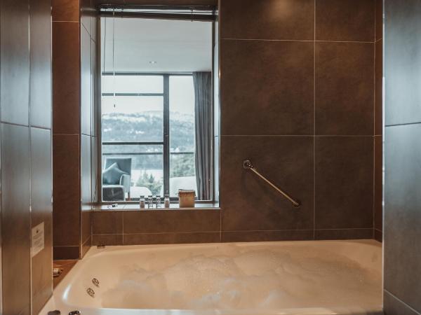 Boutique Hotel & Spa Bosque del Nahuel : photo 9 de la chambre suite de luxe avec vue sur lac