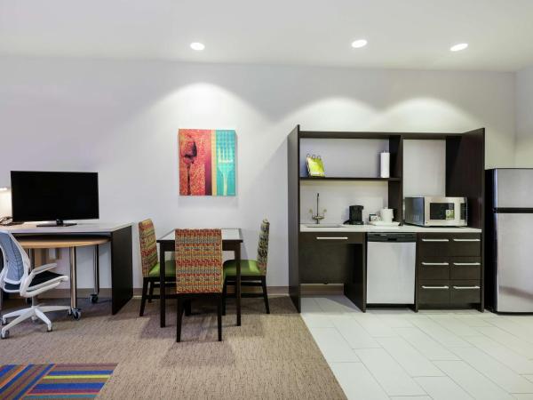 Home2 Suites By Hilton Austin Airport : photo 1 de la chambre studio avec 2 lits queen-size - non-fumeurs