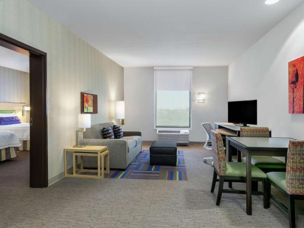 Home2 Suites By Hilton Austin Airport : photo 2 de la chambre studio avec 2 lits queen-size - non-fumeurs