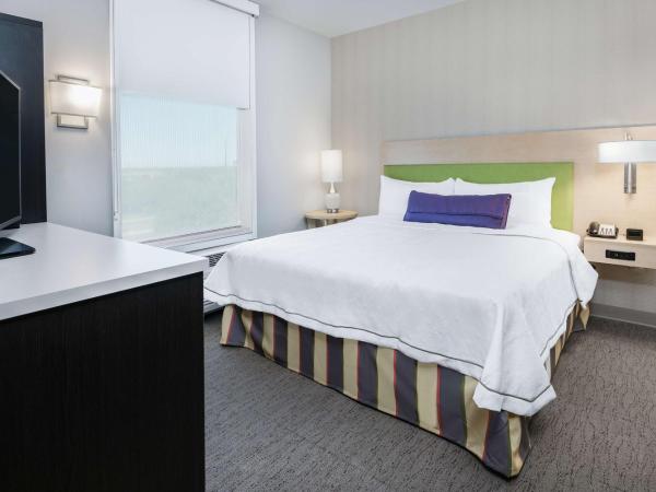 Home2 Suites By Hilton Austin Airport : photo 4 de la chambre suite 1 chambre lit king-size - non-fumeurs