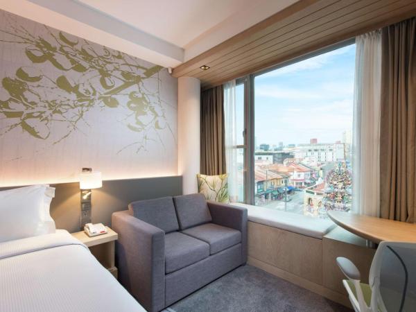 Hilton Garden Inn Singapore Serangoon : photo 2 de la chambre chambre lit king-size avec canapé-lit