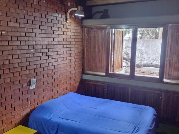 OlasHostel : photo 2 de la chambre chambre double avec salle de bains commune