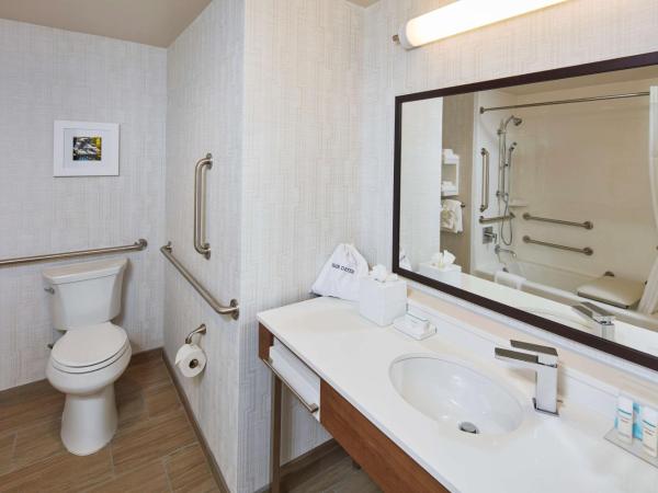 Hampton Inn & Suites Sacramento at CSUS : photo 4 de la chambre king room with accessible tub - mobility and hearing access/non-smoking