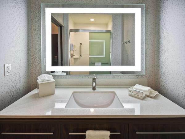 Home2 Suites By Hilton Oklahoma City Airport : photo 8 de la chambre suite studio lit king-size - non-fumeurs