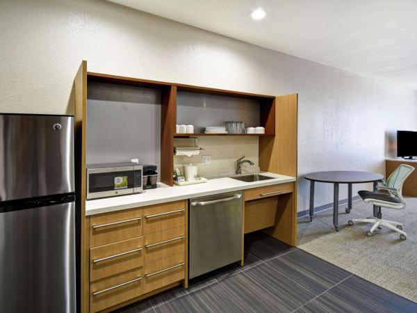 Home2 Suites By Hilton Oklahoma City Airport : photo 5 de la chambre suite studio lit king-size - non-fumeurs