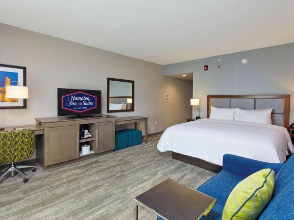 Hampton Inn & Suites Sacramento at CSUS : photo 2 de la chambre chambre lit king-size avec canapé-lit - non-fumeurs