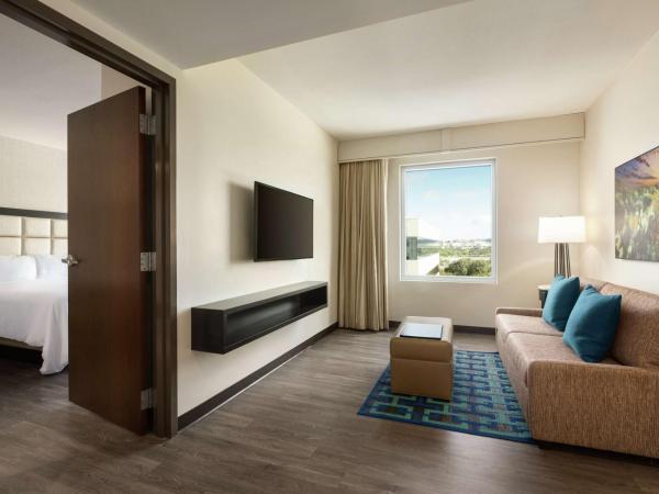 Embassy Suites By Hilton San Antonio Landmark : photo 3 de la chambre suite 2 chambres lit queen-size avec 2 lits queen-size